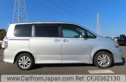 toyota voxy 2010 NIKYO_LR29315