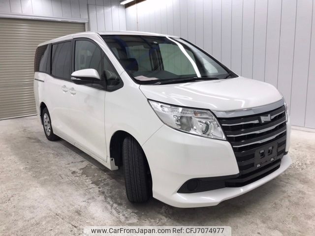 toyota noah 2015 NIKYO_SA18464 image 1