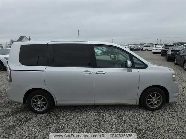 toyota voxy 2010 NIKYO_AK44554 image 1