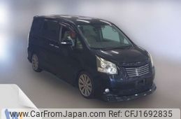 toyota noah 2010 CFJ1692835