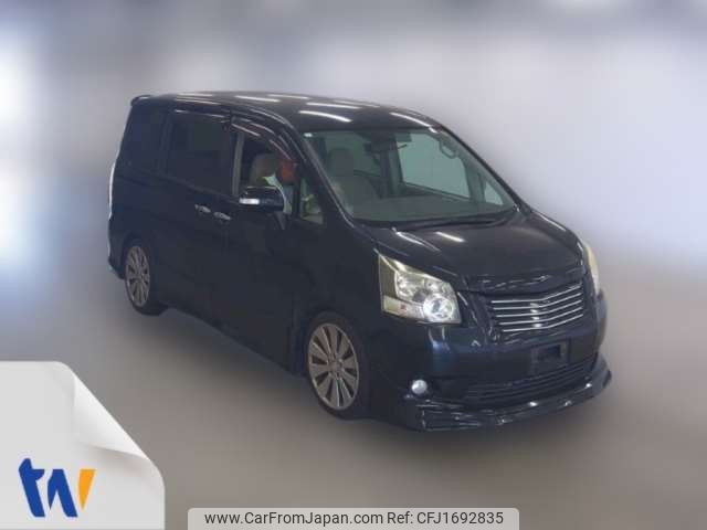 toyota noah 2010 CFJ1692835 image 1