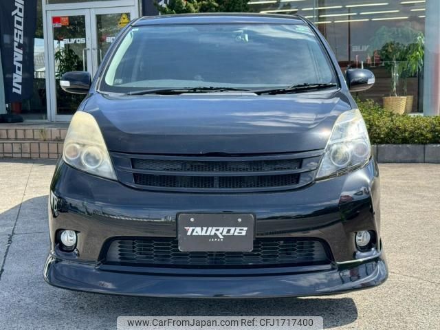 toyota isis 2013 CFJ1717400 image 2