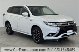 mitsubishi outlander-phev 2015 CFJ1645459