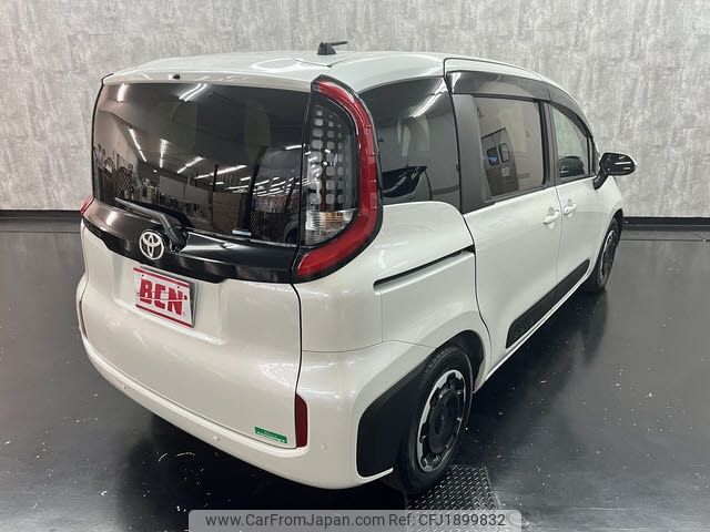 toyota sienta 2022 CFJ1899832 image 2