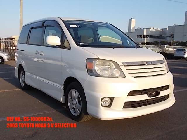 Toyota noah 2003 год