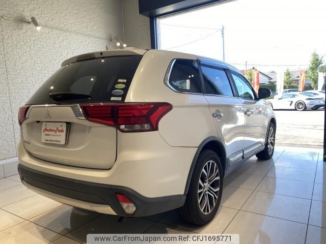 mitsubishi outlander 2016 CFJ1695771 image 2
