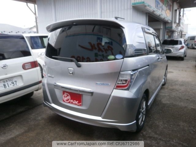 honda freed-spike 2013 CFJ6712986 image 2