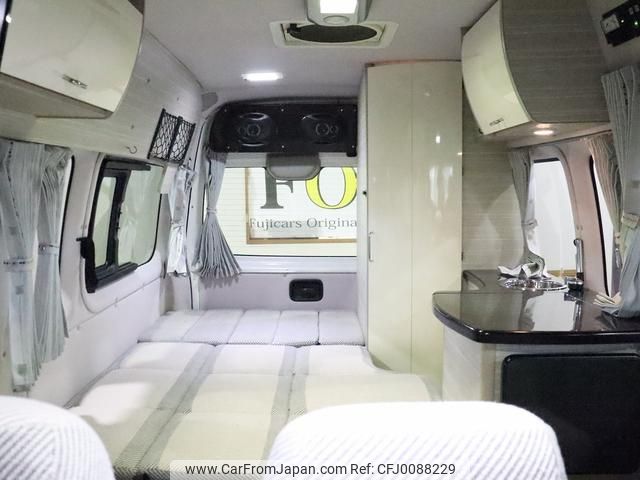 nissan nv350-caravan-van 2013 GOO_JP_700030304130240805001 image 2