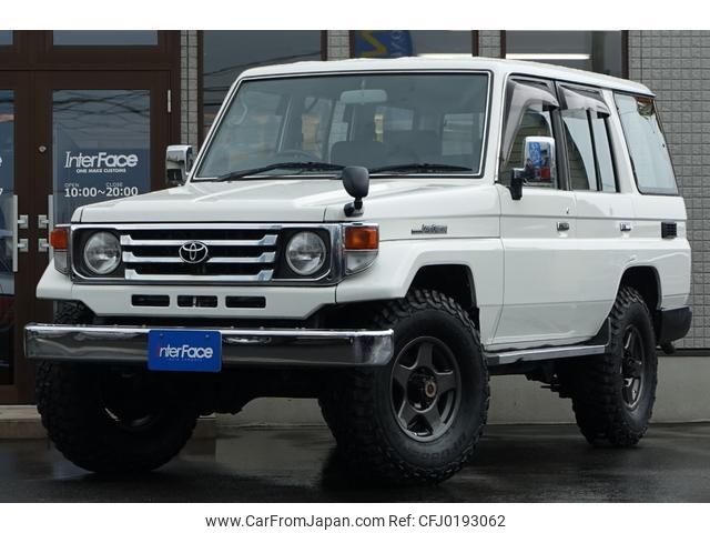 相似象第16号 2002 Toyota Land Cruiser 70 KG-HZJ76K 4WD - Car Price $13,534