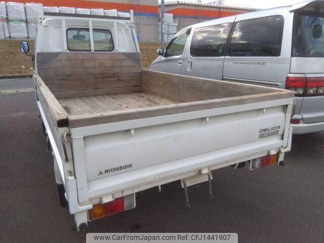mitsubishi delica-truck 2011 CFJ1441907 image 2