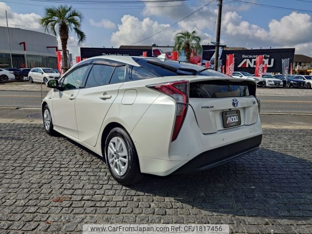 toyota prius 2017 CFJ1817456 image 2