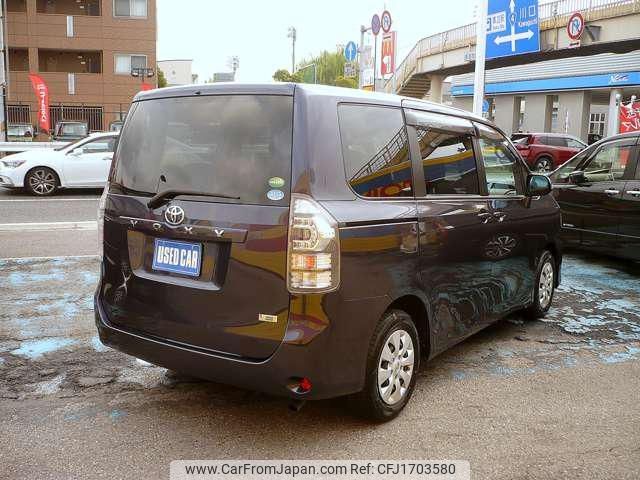 toyota voxy 2013 CFJ1703580 image 2