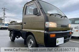 suzuki-carry-truck-1994-2470-car_8adb573d-b622-4cf3-811f-6f346fccd9c0