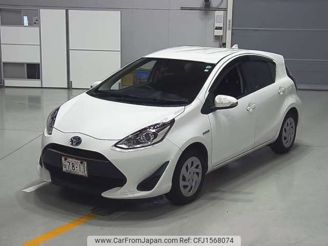 toyota aqua 2018 CFJ1568074 image 1