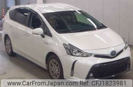 toyota prius-α 2020 CFJ1823981