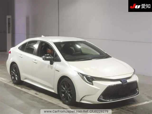 toyota corolla 2019 -TOYOTA--Corolla ZWE211-6004030---TOYOTA--Corolla ZWE211-6004030- image 1