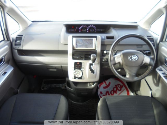 toyota voxy 2010 -TOYOTA--Voxy DBA-ZRR70W--ZRR70-0301763---TOYOTA--Voxy DBA-ZRR70W--ZRR70-0301763- image 2