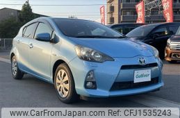 toyota aqua 2012 CFJ1535243