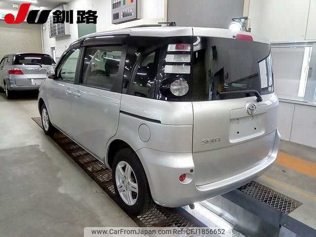 toyota sienta 2010 CFJ1856652 image 2