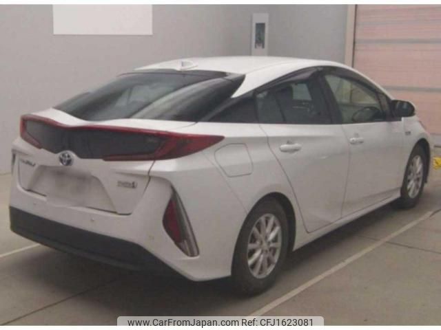 toyota prius-phv 2022 CFJ1623081 image 2