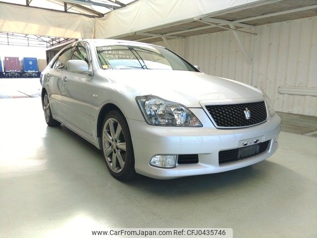 toyota crown 2005 ENHANCEAUTO_1_ea290614 image 1