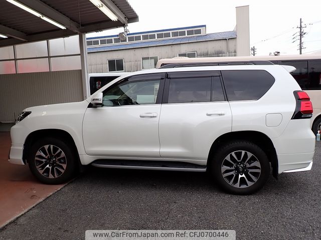 toyota land-cruiser-prado 2022 24230707 image 2