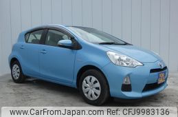 toyota aqua 2013 -TOYOTA--AQUA DAA-NHP10--NHP10-2206361---TOYOTA--AQUA DAA-NHP10--NHP10-2206361-