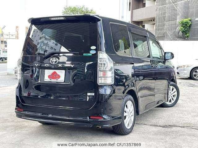 toyota voxy 2010 504928-931161 image 2
