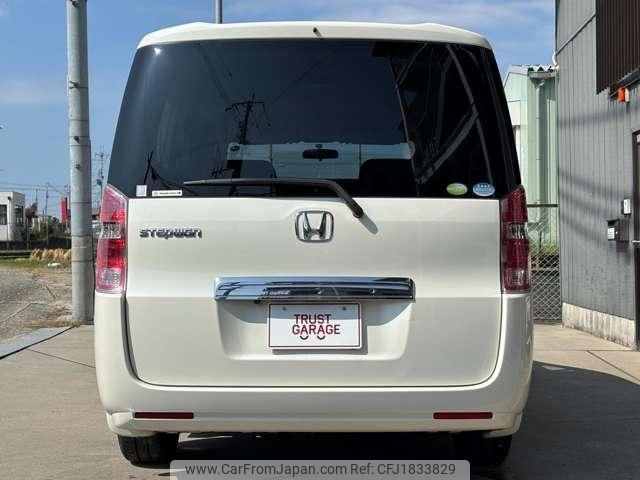 honda stepwagon 2012 CFJ1833829 image 2