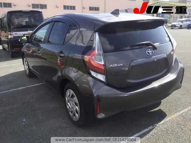 toyota aqua 2017 -TOYOTA--AQUA NHP10--6634825---TOYOTA--AQUA NHP10--6634825- image 2