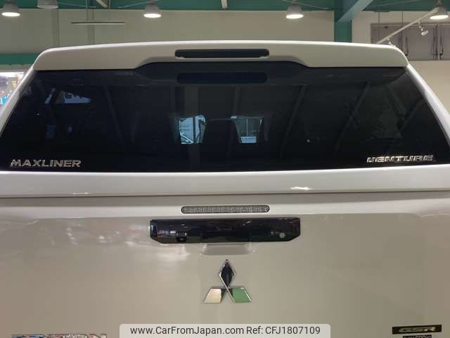 mitsubishi triton 2024 CFJ1807109 image 2
