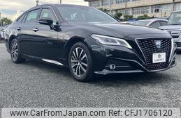 toyota crown 2018 CFJ1706120