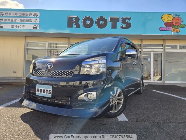 toyota voxy 2013 -TOYOTA--Voxy DBA-ZRR70W--ZRR70-0544768---TOYOTA--Voxy DBA-ZRR70W--ZRR70-0544768- image 1