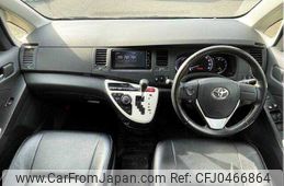 toyota isis 2014 504928-925939