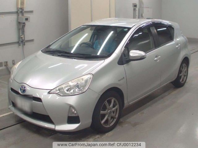 toyota aqua 2013 -TOYOTA 【新潟 530ち2653】--AQUA NHP10-6133975---TOYOTA 【新潟 530ち2653】--AQUA NHP10-6133975- image 1