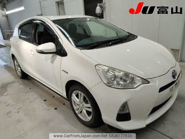 toyota aqua 2014 CFJ8177510 image 1