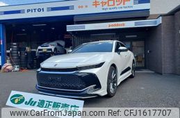 toyota crown 2022 CFJ1617707
