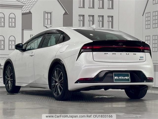 toyota prius 2024 CFJ1833166 image 2