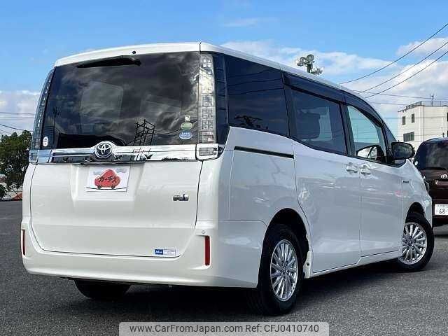 toyota voxy 2014 504928-925319 image 2