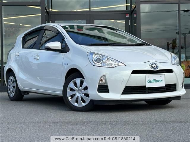 toyota aqua 2014 CFJ1860214 image 1