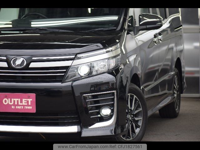 toyota voxy 2017 CFJ1827561 image 2