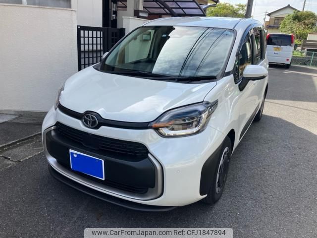 toyota sienta 2022 CFJ1847894 image 1