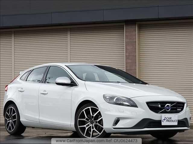 volvo v40 2014 -VOLVO 【静岡 335ﾔ326】--Volvo V40 MB5204T--E2141245---VOLVO 【静岡 335ﾔ326】--Volvo V40 MB5204T--E2141245- image 1