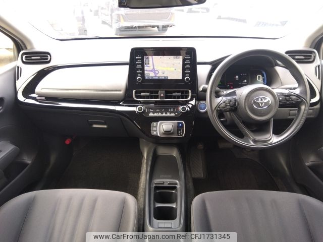 toyota aqua 2022 CFJ1731345 image 2