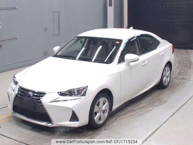 lexus is 2019 CFJ1715234 image 1
