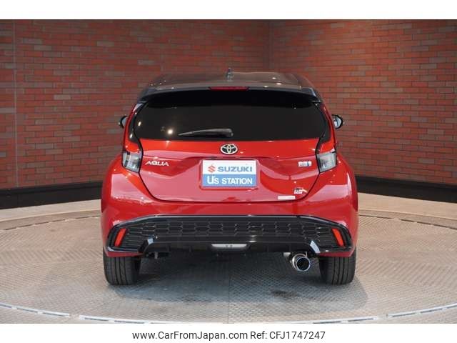 toyota aqua 2023 CFJ1747247 image 2