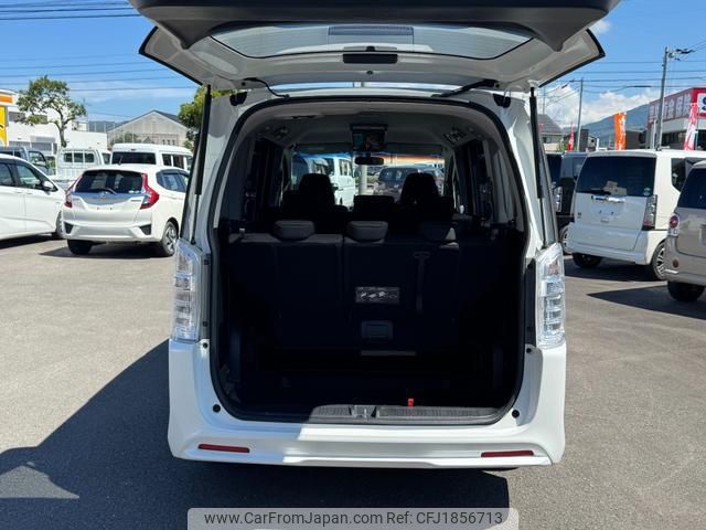 honda stepwagon 2014 CFJ1856713 image 2