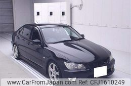 toyota altezza 2002 CFJ1610249