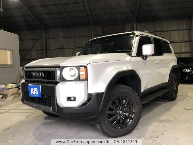 toyota land-cruiser-wagon 2024 CFJ1811311 image 1