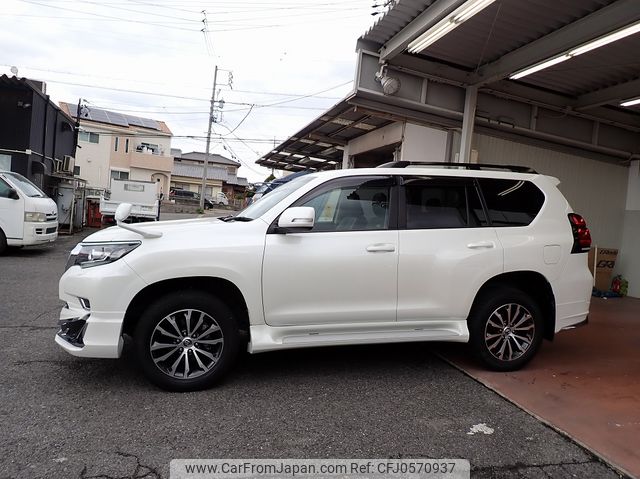 toyota land-cruiser-prado 2020 24341205 image 2